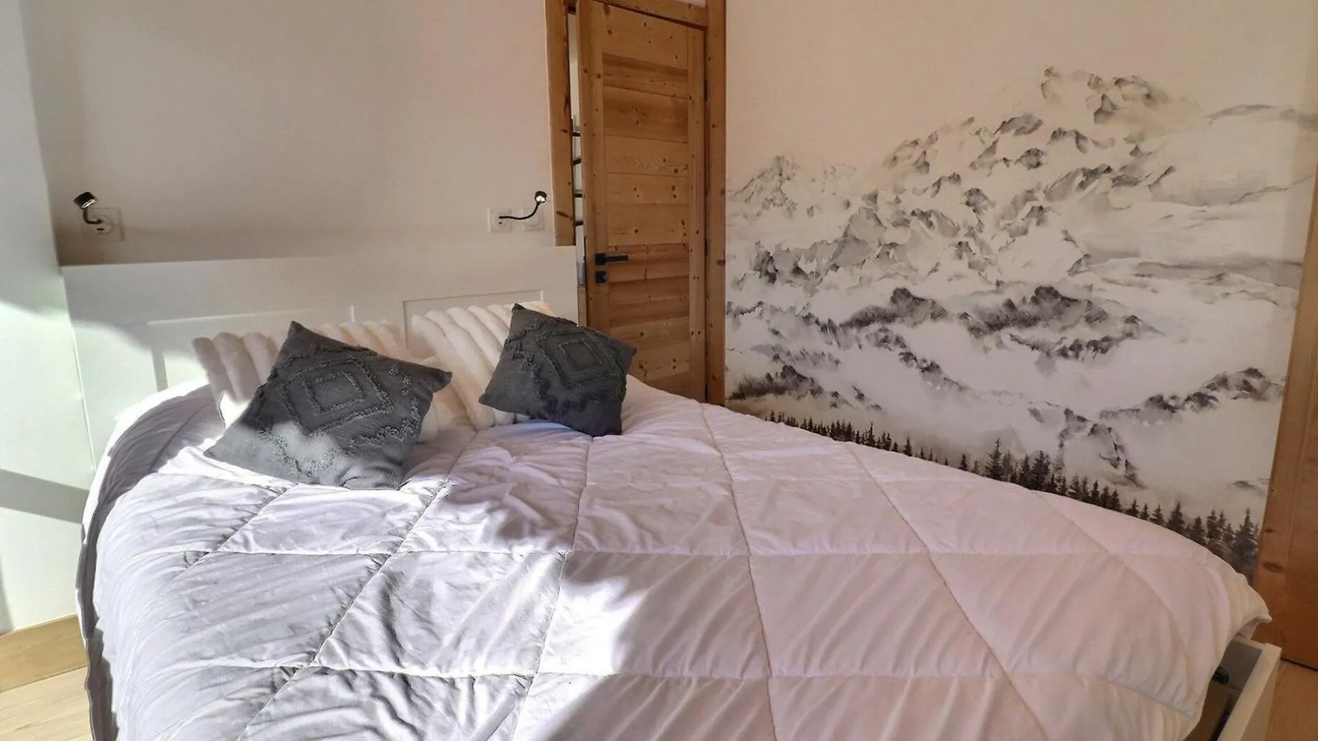 Charmant 3 Pieces A Meribel Avec Balcon Et Wifi Gratuit - Fr-1-182-243 Les Allues Apartman